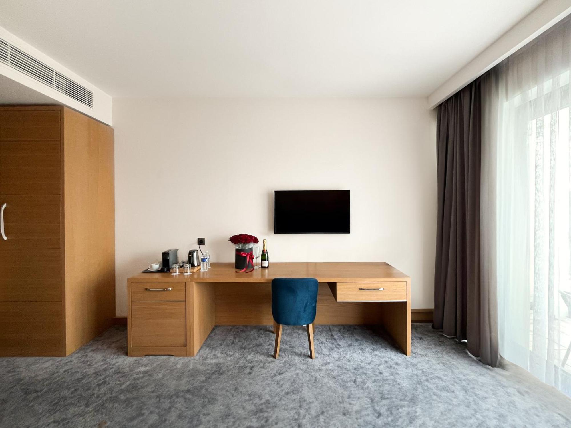 Gazda Hotel&Restaurant - Self Chek-In Jesenice  Esterno foto