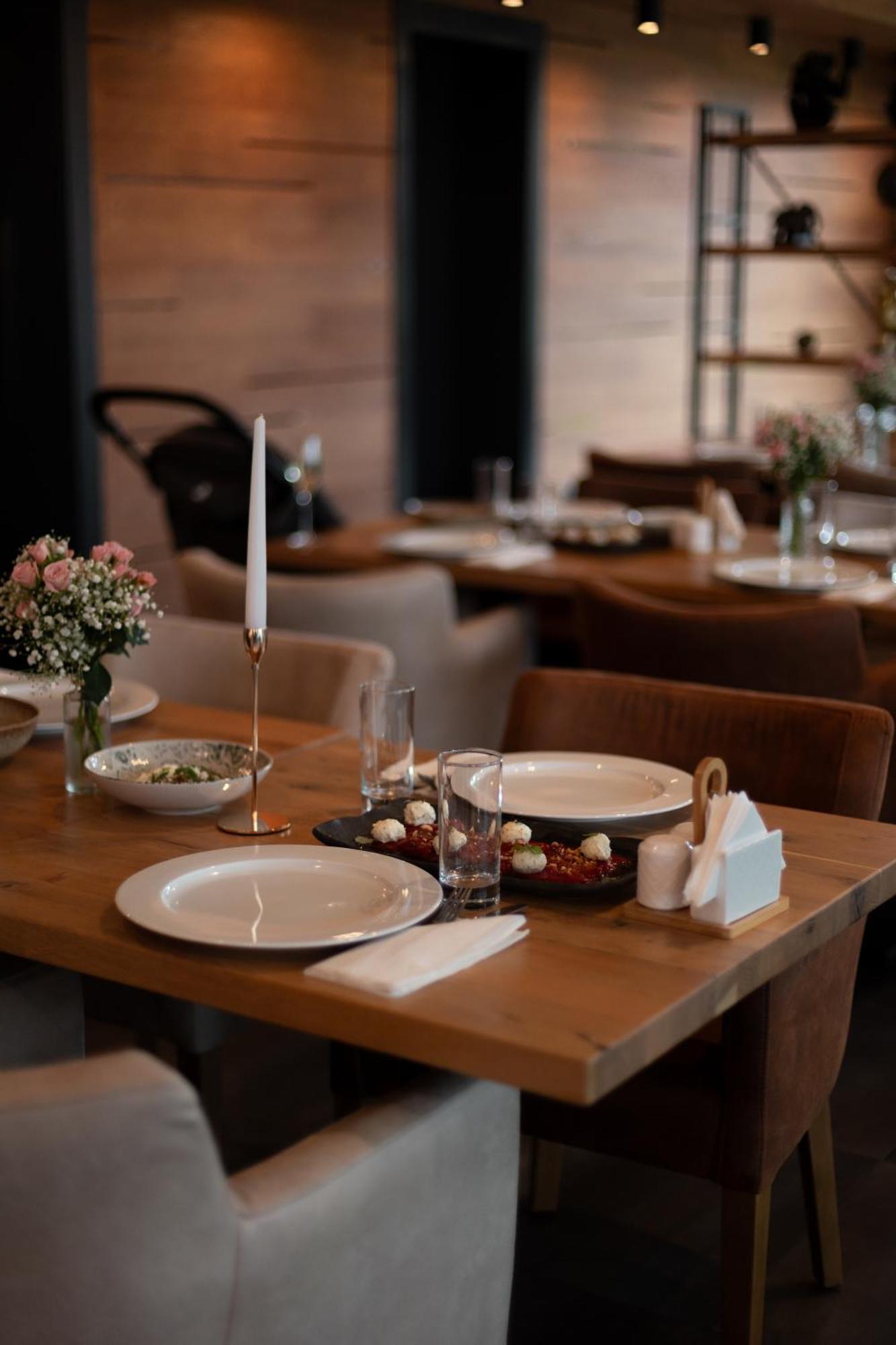 Gazda Hotel&Restaurant - Self Chek-In Jesenice  Esterno foto