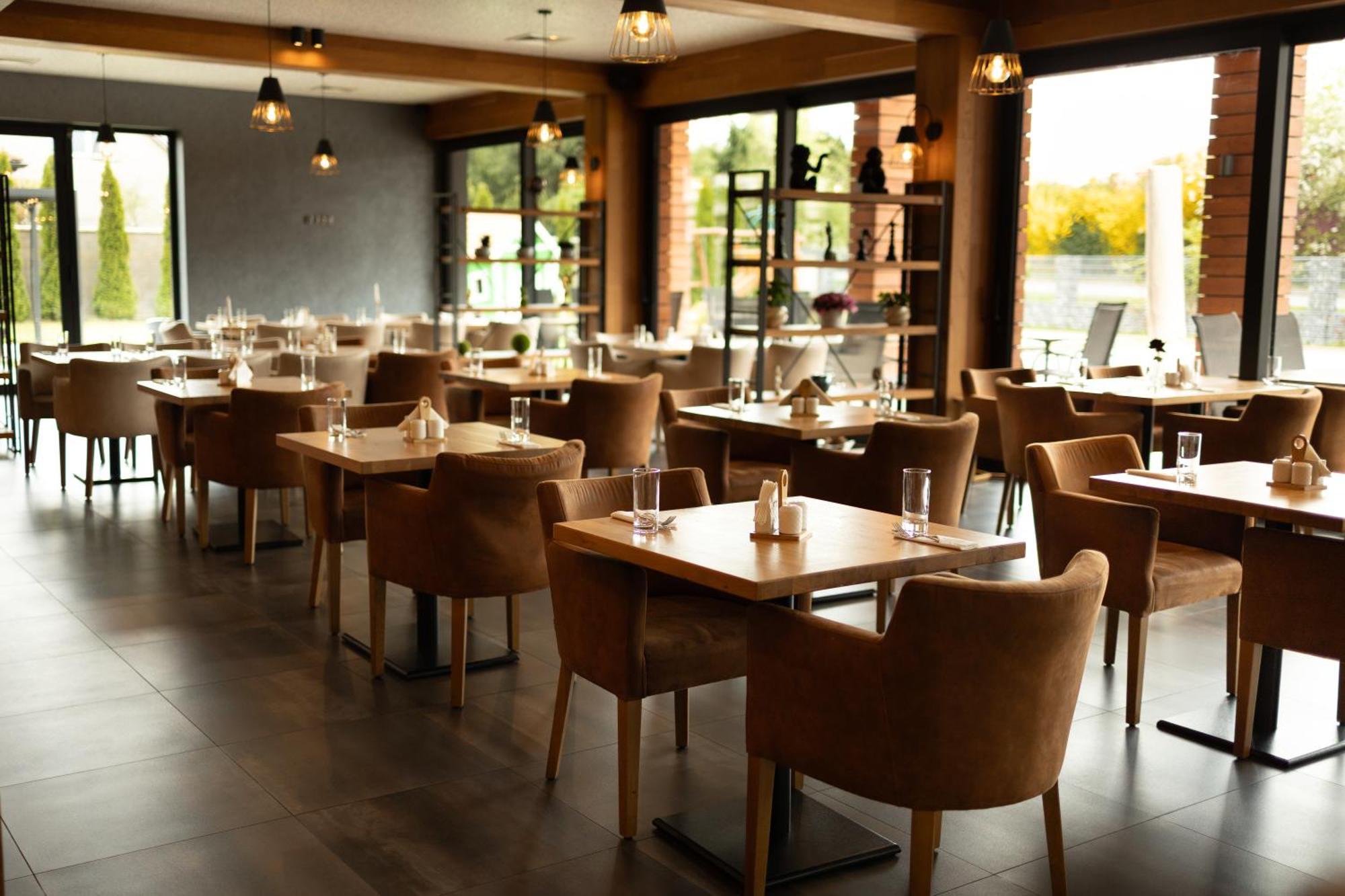Gazda Hotel&Restaurant - Self Chek-In Jesenice  Esterno foto